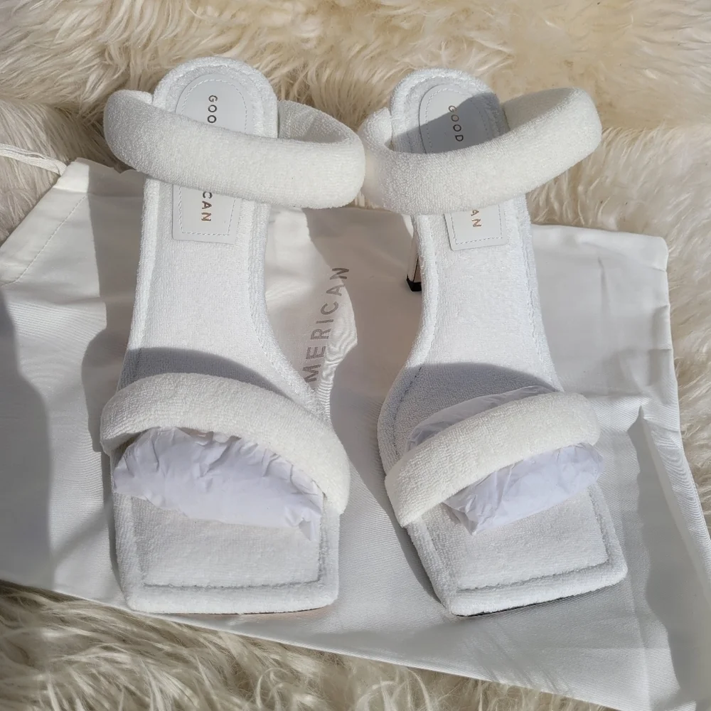 Good american white terry cloth double straps square heel square toe sandals 8